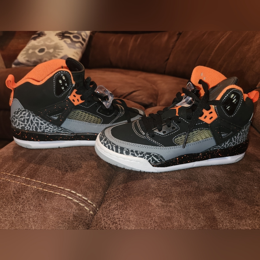 Nike Air Jordan size 5.5 youth NEW